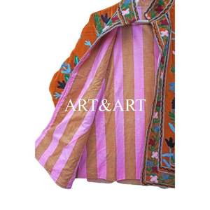 Veste matelassée 100% coton, faite à la main, vintage, bohème, automne-hiver, écologique, broderie florale Suzani, imprimé ethnique chic - Product Image 5