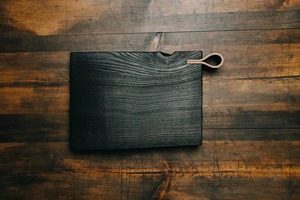 Planche à découper en bois noir moderne Planche à découper élégante pour la cuisine Accessoire de préparation et de service des aliments de qualité supérieure Vente en gros en provenance d'Inde - Product Image 2