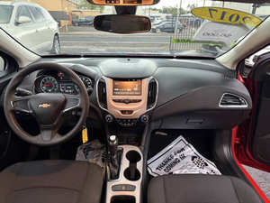 Usado 2017 C * hevrolet Cruze LS Auto - Product Image 4