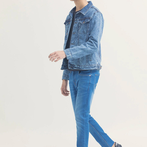 Veste en jean délavée pour homme, look rétro robuste pour hommes élégants, qualité supérieure et coupe personnalisée - Product Image 2