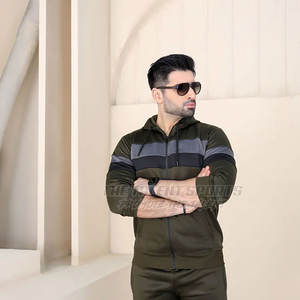 Ensemble de survêtement pour homme, couleur unie, finition lisse et coutures solides, survêtement moderne pour homme - Product Image 4