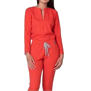Combinaison d'infirmière personnalisée en tissu écologique pour femmes, grande taille, avec logo brodé - Product Image 1