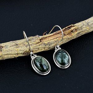 Pendientes Colgantes de Plata de Ley 925 con Diseño Moderno, Corte Ovalado de Serphenita y Engaste en Bisel, Elegantes para Regalo de Boda - Product Image 5