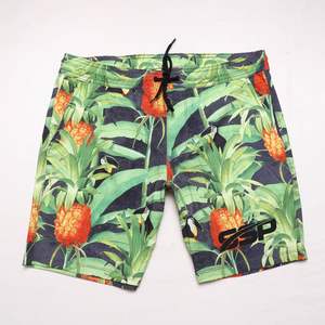 Pantalones cortos de gimnasio personalizados para hombre, 100% poliéster, cintura media, secado rápido, transpirables, estilo informal, sublimación, pantalones cortos con patrón para correr - Product Image 2