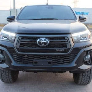 Hilux GCC 2024, Camioneta Usada con Volante a la Izquierda, Control de Crucero Automático, Tracción en las Cuatro Ruedas, Motor de 4.1-6L, Asientos de Cuero, Neumáticos R18, Euro V - Product Image 1