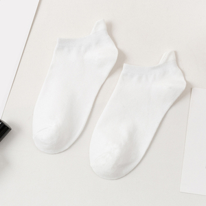 Calcetines deportivos de fútbol para correr con logotipo personalizado OEM de alta calidad, calcetines deportivos de punto sin costuras para hombres y mujeres - Product Image 3