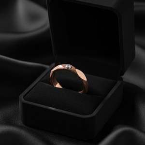 Anillo Vintage con una Sola Piedra Preciosa de Diamante en Oro Rosa de 14k para Mujer - Joyería de Compromiso y Aniversario - Product Image 1