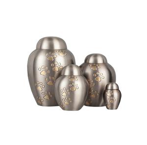 Urna de cremación de latón con estampado de pata de Mascota, urnas funerarias tradicionales de latón más vendidas para cenizas de mascotas con el mejor diseño - Product Image 6