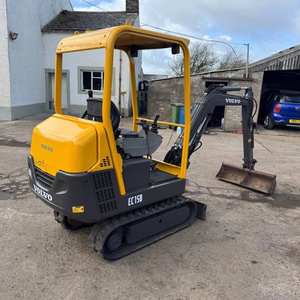 Miniexcavadora Volvo EC15B de Alto Rendimiento - Product Image 1
