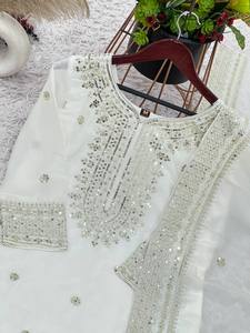 Ensemble Sharara Gharara Kurti brodé indien dernier cri, tissu en géorgette, magnifique vêtement ethnique pakistanais personnalisé, vente en gros - Product Image 5