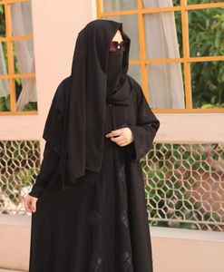 Vêtements islamiques pour femmes Best-seller Belle abaya tissu léger et respirant pour un usage quotidien Robe de prière pour femmes - Product Image 6