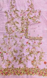 Costumes de fête en soie brodés à la main non cousus de créateur moderne pour femmes Style indien tendance pour les fêtes traditionnelles - Product Image 4