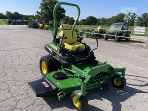 Cortadora de césped de giro cero John Deere Z970R / Z950R 2025 - 150 horas, plataforma de 72 pulgadas, gasolina, 2WD, asiento con suspensión. Tipo de tracción: 2WD - Product Image 6