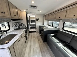 รถบ้านมือสองสภาพดี ปี 2026 Forest River FORESTER LE 2851SF - Product Image 4