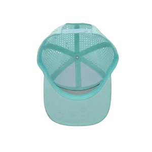 Casquettes de golf imperméables et respirantes, fabriquées directement en usine, avec trous découpés au laser, séchage rapide, performance, 7 panneaux, avec logo en caoutchouc personnalisé - Product Image 6