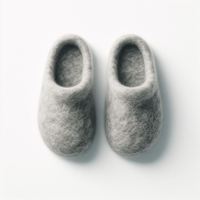 Pantofole Invernali Premium in Feltro di Lana - Antiscivolo, Massaggianti, Morbide, Riciclabili, Sostenibili, Confortevoli, Leggere e Usa e Getta