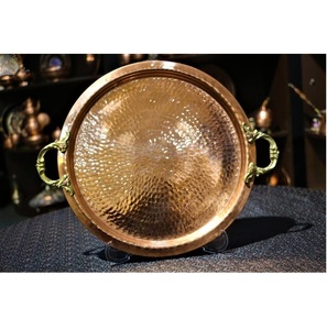 Plateau décoratif avec poignées Plateau rond en cuivre Plateau de service en métal cuivre martelé avec poignées Quantité en vrac Fabricant 2023 - Product Image 1