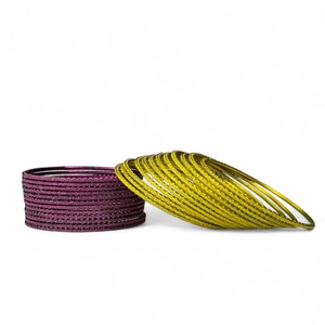 La mejor calidad, venta de brazaletes metálicos apilables finos brillantes con acabado liso, color personalizado para pedidos de gran volumen - Product Image 3