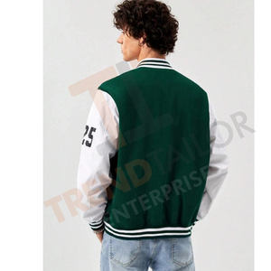 Chaqueta Universitaria de Diseñador para Hombre, Venta al por Mayor de Fábrica, Cuello de Béisbol con Gráfico de Letras y Ribete a Rayas - Product Image 2