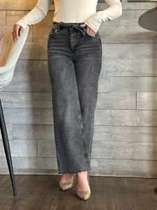 Jeans en denim à coupe confortable de haute qualité pour femmes Tissu extensible respirant Styles mi-décontractés disponibles Polyvalent - Product Image 5