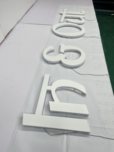 Lettres 3D rétroéclairées populaires et très vendues, laquées <span class=keywords><strong>blanc</strong></span> mat, avec éclairage <span class=keywords><strong>LED</strong></span> halo, logos de marque commerciaux haut de gamme, garantie 3 ans - Product Image 5