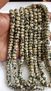 Cuentas Redondas Lisas de Jaspe Dálmata Natural de 8 mm, Vendidas por Hilo de 8 Pulgadas de Largo, Cuentas para Hacer Joyas - Product Image 3