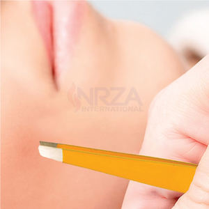 Pince à sourcils professionnelle antistatique inclinée en acier inoxydable personnalisée pour une utilisation en beauté couleur noire - Product Image 5