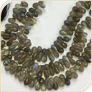 Piedra Preciosa de Labradorita Multifuego Natural de Alta Calidad AAA, Facetada en Forma de Lágrima, Tamaño de Hilo de 8 Pulgadas, Tamaño Aproximado de 5-6 mm - Product Image 4