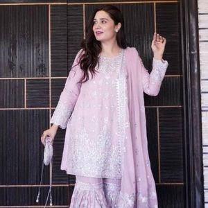 Présentation du nouveau haut de soirée de créateur-Plazzo et Dupatta avec une séquence de broderie lourde travail costume Sharara de haute qualité - Product Image 1