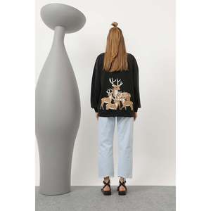 เสื้อสเวตเชิ้ตแขนยาวพิมพ์ลายกวางสีดำสำหรับผู้หญิง ยี่ห้อ Soul Brand เหมาะสำหรับใส่ในชีวิตประจำวัน - Product Image 3