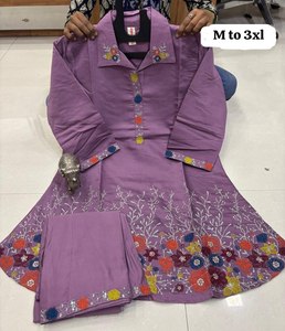Fabricante de Kurti Plazo de Seda Maslin con Bordado para Uso Ocasional de la India a Precio Económico, Exportador de Moda Femenina - Product Image 4