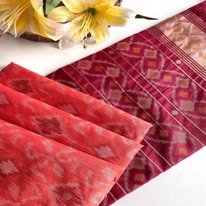 Sari de Seda Pura VASTRA COTTAGE con Diseño Patola e Ikkat, Elegante Blusa con Borde Ikkat, Ropa Étnica Premium para Mujer - Product Image 4