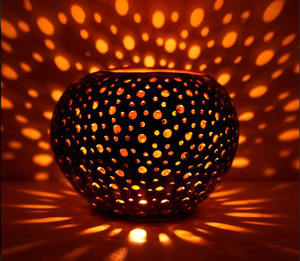 Lámpara de cáscara de coco estampada hecha a mano, iluminación natural ecológica, regalo artesanal, portavelas de cáscara de coco - Product Image 3