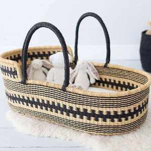 Panier en jonc de mer tressé pour bébés et poupées, design de panier de Moïse - Product Image 2