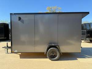 Remolque de Carga Cerrado de Diseño Nuevo y de Calidad, Stealth 8.5x24 XLT Pro, con Puerta de Rampa e Interior Acabado - Product Image 5