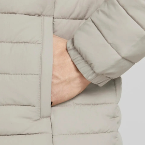 Chaqueta acolchada de invierno para hombre personalizada, diseño impermeable y cortavientos con elegante chaqueta impermeable para la nieve al aire libre - Product Image 4