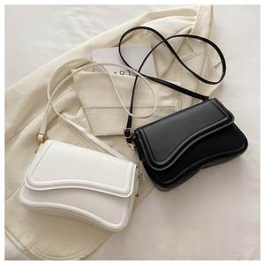 Elegante bolso de hombro tipo bandolera para mujer Elegante bolso de cuero PU con cierre magnético y correa ajustable para uso diario - Product Image 2