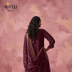 ชุด lehenga choli ของเจ้าสาวตาข่ายปักลายสำหรับงานหมั้นงานแต่งงานหรืองานเลี้ยงเทศกาล - Product Image 1