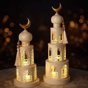 Lanterne en métal blanc élégante en forme de croissant avec des découpes complexes, lumière douce de bougie, pompon suspendu, idéale pour la décoration festive de la maison - Product Image 6