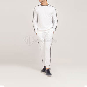 Trajes Deportivos para Hombre de Alta Calidad, Disponibles en Stock, para Uso en Exteriores - Product Image 2