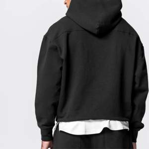 Sweat à capuche Streetwear à la mode pour hommes et femmes avec design graphique-Parfait pour la mode urbaine et les vêtements décontractés - Product Image 4