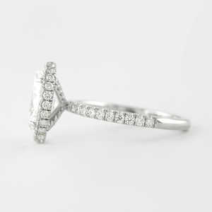 แหวนหมั้นและแต่งงานสำหรับผู้หญิง ทรงกลมเจียระไนแบบบริลเลียนต์ ประดับด้วยโมอิสซาไนต์ ชุบทองคำขาว 925 ดีไซน์หรูหราและมีสไตล์ - Product Image 5