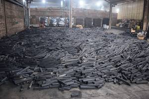 Vente en gros directe d'usine du meilleur charbon de bois de barbecue du Vietnam charbon de bois dur briquette de sciure de bois pour narguilé - Product Image 6