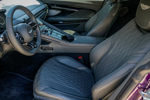 2024 A s t o n M a r t i n DB12 Storm Purple V8 RWD Coupe 4.0L Herramienta de mano para vehículos - Product Image 4