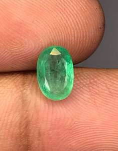 Esmeralda Zambiana Natural, Corte Ovalado, 1.40 Quilates, Ideal para Joyería de Anillo - Product Image 2