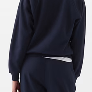 Sweat-shirt court pour femme avec logo personnalisable, service OEM, design d'épaule tombante / Matériel de haute qualité pour l'hiver, prix avantageux - Product Image 6