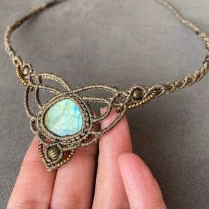 Bracelet en macramé plaqué or avec pierres précieuses de style vintage fait à la main de 15 à 20 mm, mélange de fils personnalisé, cadeau de fiançailles - Product Image 1