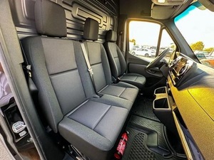 NUOVISSIMO Mercedes-Benz Sprinter 315 EXTRA LONG 2.0 DIESEL 2000L 2025, Trasmissione Automatica, 2 Posti, 150 CV, 4 Cilindri, Guida a Sinistra - Product Image 5