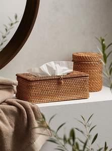 Boîte à mouchoirs en rotin tissé rond adapté à une utilisation à long terme tout en conservant un look élégant et intemporel - Product Image 2