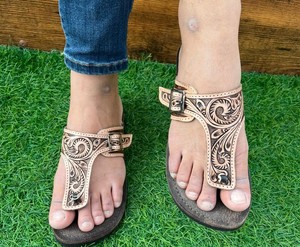 Real Handmade Genuine Women Western Style <b>Tooled</b> Cowhide <b>Leather</b> Casual Outdoor Flipflop Flat Brown Footwear Open Toe Sandal - Product Image 2